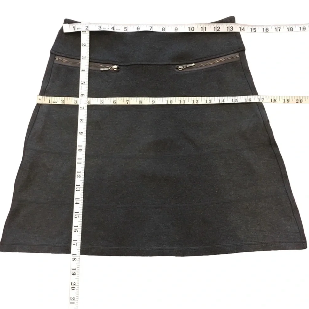 Athleta Strata A-Line Charcoal Grey Zip Pockets Mini Style Skirt - Sz XS